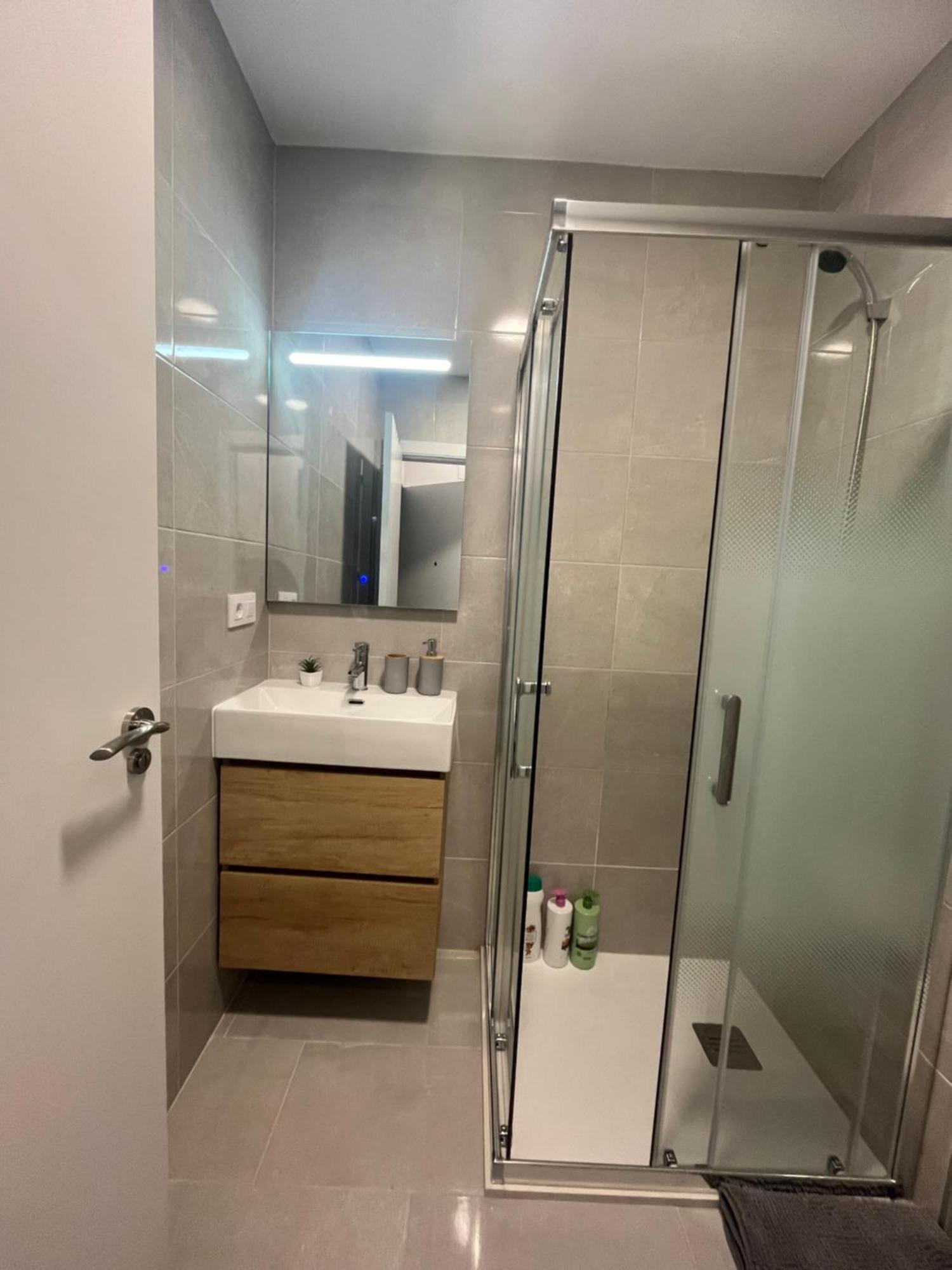 Apartamento Leon Centrico, Moderno Y Muy Equipado Almansa Kültér fotó